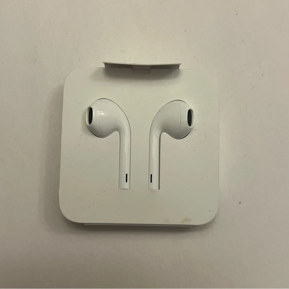 Apple OEM Earphones with lightening cable‎